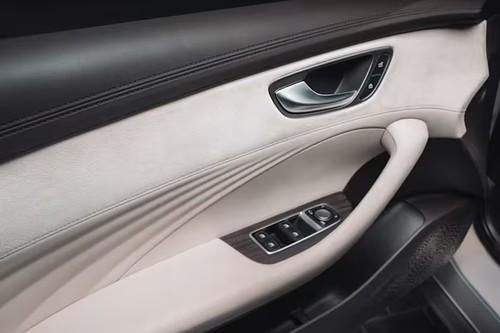 MG 8 PHEV Sedan Driver’s side in‑side door controls MG 8 PHEV Sedan Driver’s side in‑side door controls