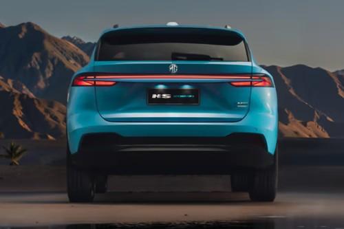 MG HS Hybrid 2025 SUV Rear View With LED Taillights MG HS Hybrid 2025 SUV Rear View With LED Taillights
