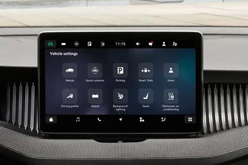 Skoda Superb Combi 2025 Floating Touchscreen Infotainment System Skoda Superb Combi 2025 Floating Touchscreen Infotainment System