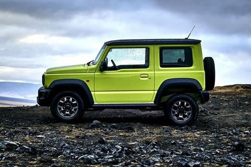 Suzuki Jimny 2025 Giallo Modena SUV Left Side Profile with Alloy Wheels Suzuki Jimny 2025 Giallo Modena SUV Left Side Profile with Alloy Wheels