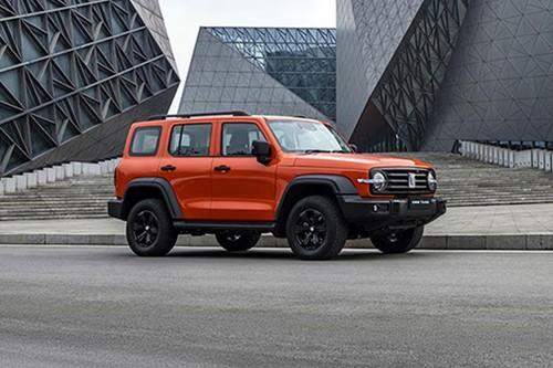 Tank 300 SUV front right side angle view on city street Tank 300 SUV front right side angle view on city street
